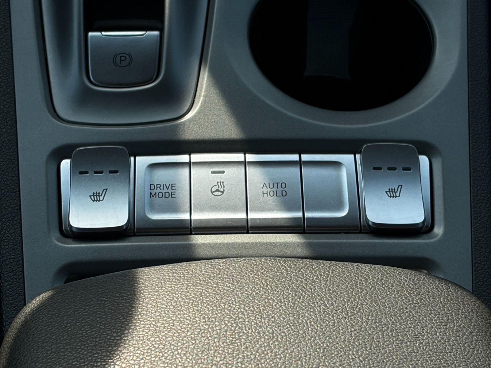 Fahrzeugabbildung Hyundai KONA E Select SHZ LHZ ACC PDC LKA Navi CarPlay