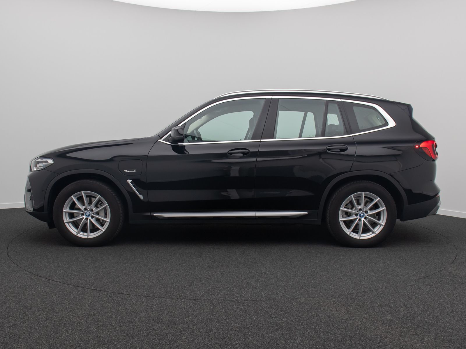 Fahrzeugabbildung BMW X3 xD30e DriveAss DAB Kamera HiFi WLAN Sportsitz