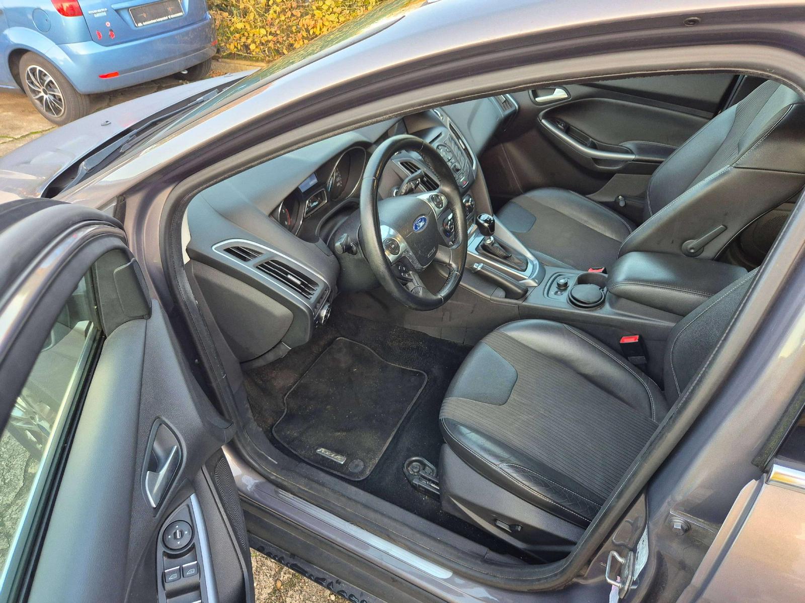 Ford Focus 2013 — photo 5