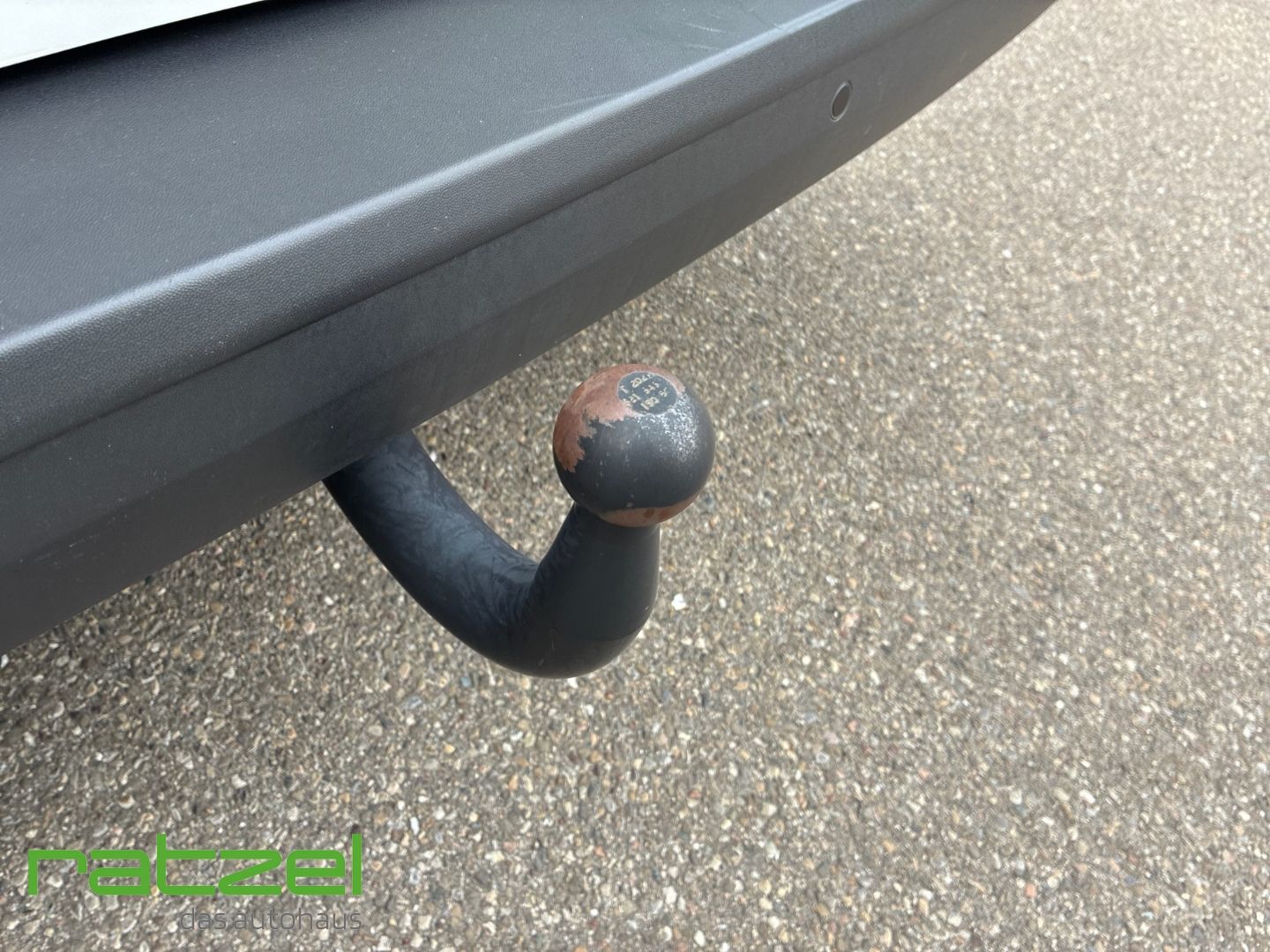 Fahrzeugabbildung Volkswagen T6.1 Kombi KR 2.0 TDI 9 Sitzer AHK DAB Park Dist