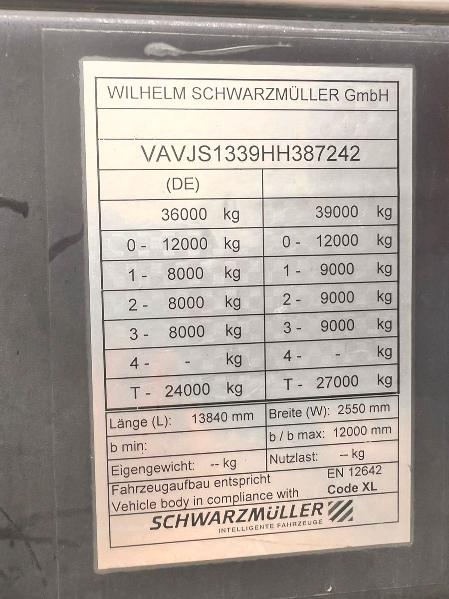 Fahrzeugabbildung Schwarzmüller 3-Achs 2 in 1 LBW, Getränkeaufbau