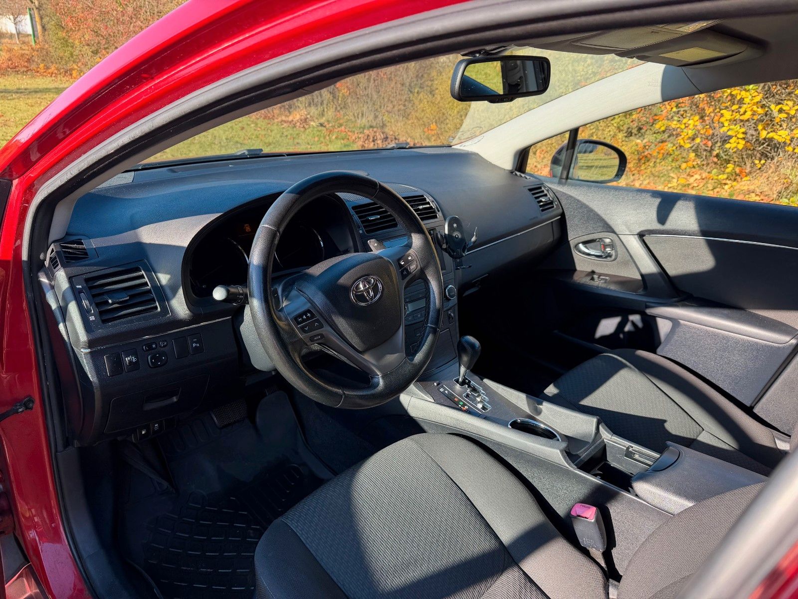 Fahrzeugabbildung Toyota Avensis 2.0 Executive AT *Allwetter*Stzhzg*PDC*