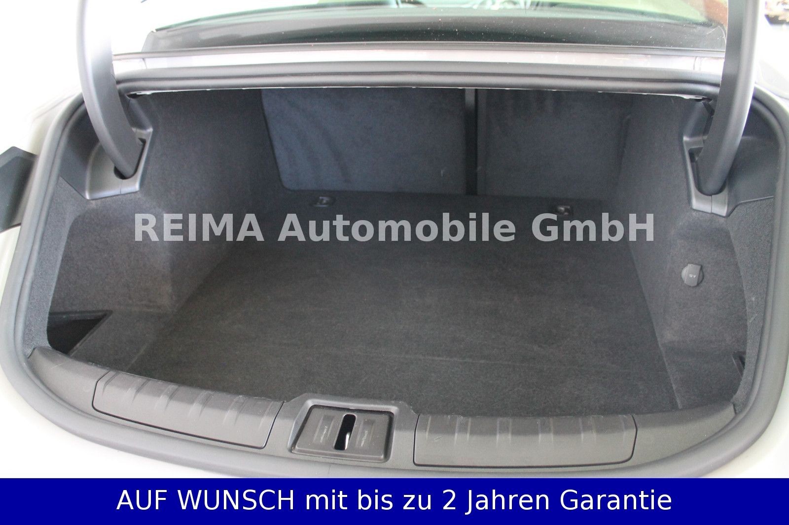 Fahrzeugabbildung Porsche Taycan  Performance , Pano, Leder, Keyless