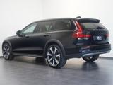 Volvo V60 Cross Country Ultimate Dark AWD ACC/ILS/BLIS - Volvo V60 Cross Country Ultimate mit Diesel-Antrieb
