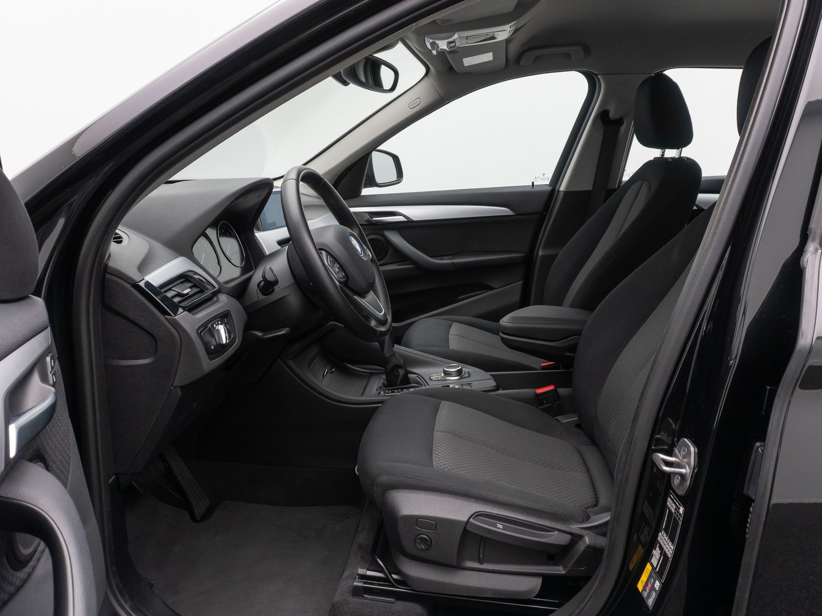 Fahrzeugabbildung BMW X1 xD25e DAB Navi ParkAssist Lordos Geschwindig