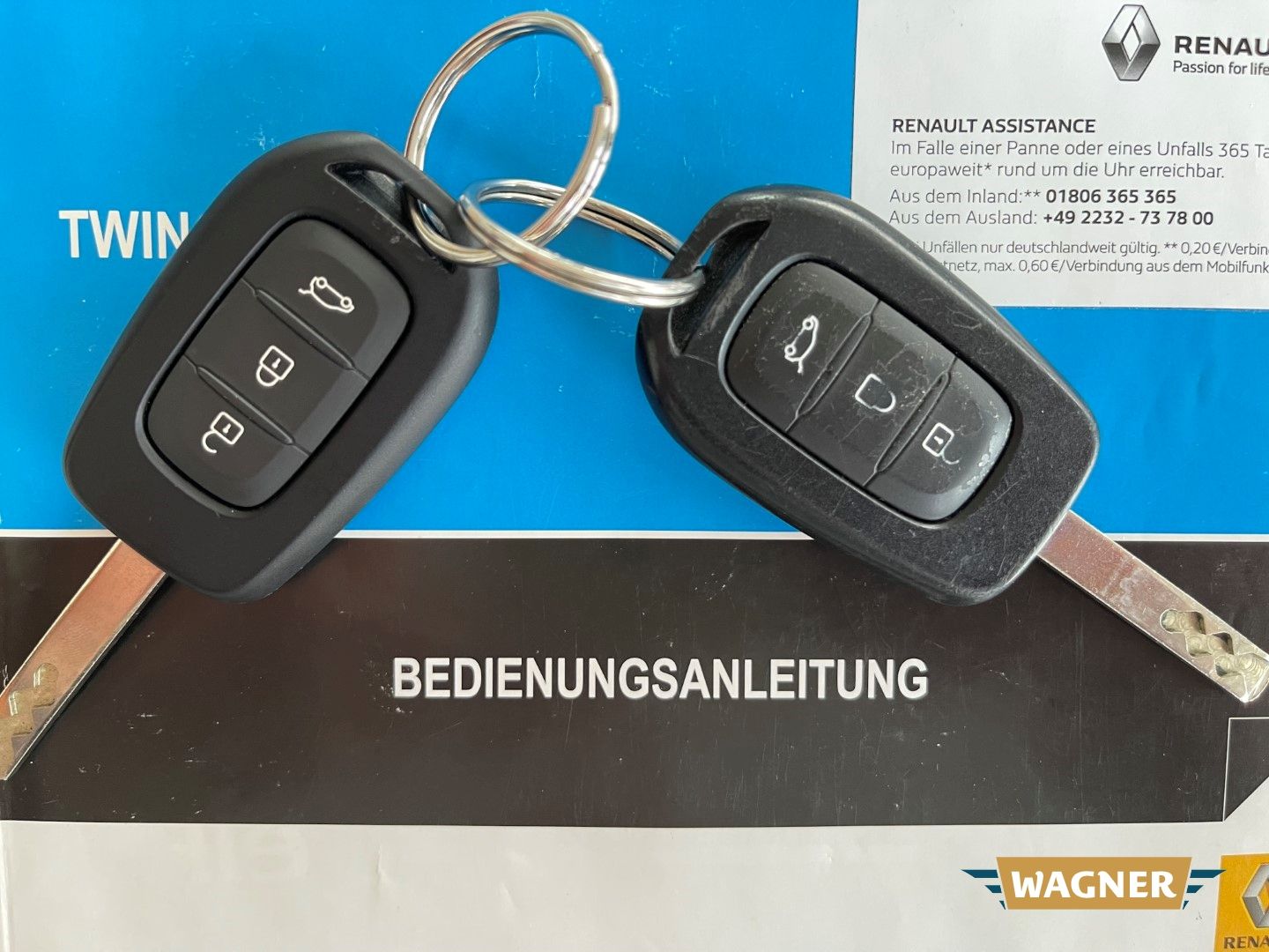 Fahrzeugabbildung Renault Twingo Dynamique leichter Frontschaden