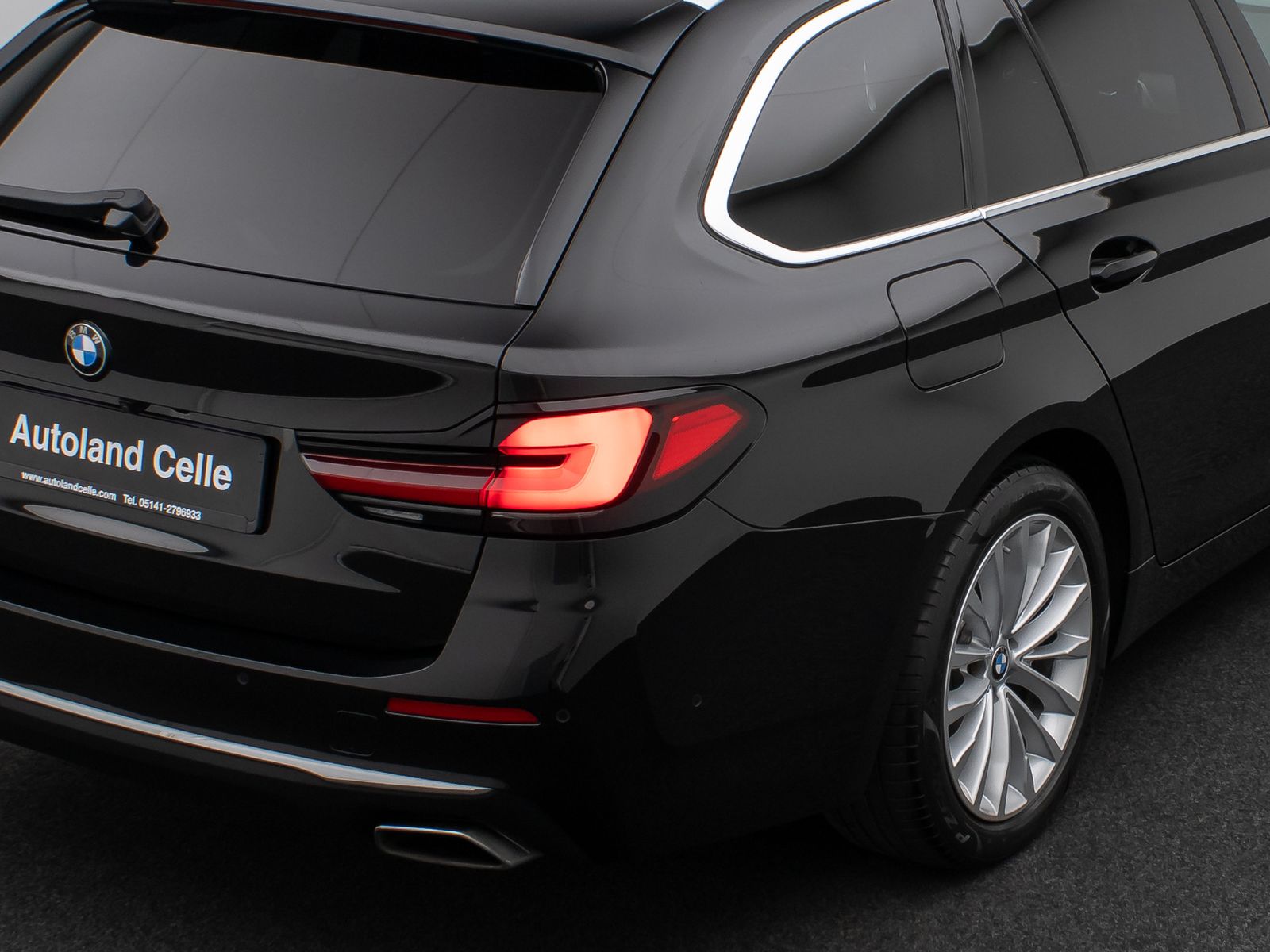 Fahrzeugabbildung BMW 530d xD Luxury Line 360° Laser HUD HiFi Komfort