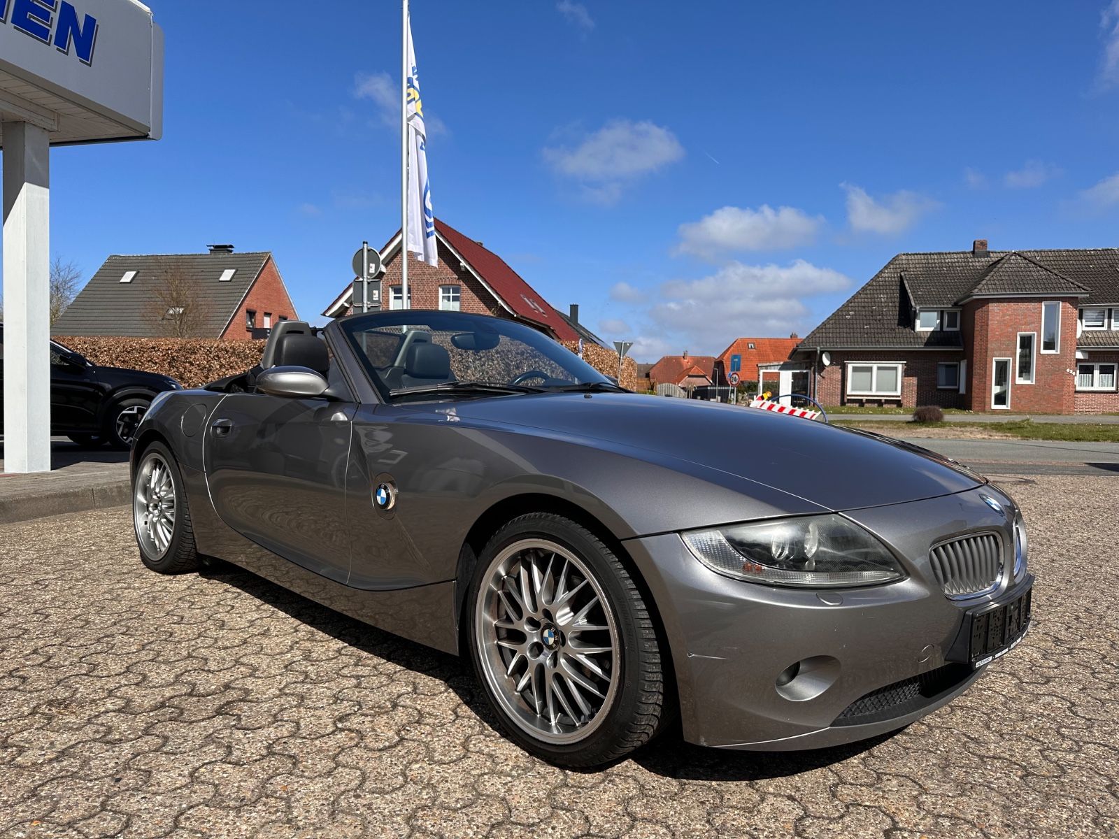 Fahrzeugabbildung BMW Z4 Roadster 2.2i Xenon/Leder/GRA/HiFi/PDC/Klima