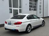 BMW 530 d xDrive M SPORT PAKET *KAME*HEAD-UP*AHK* - BMW 530 mit Diesel-Antrieb: Weiß, Limousine