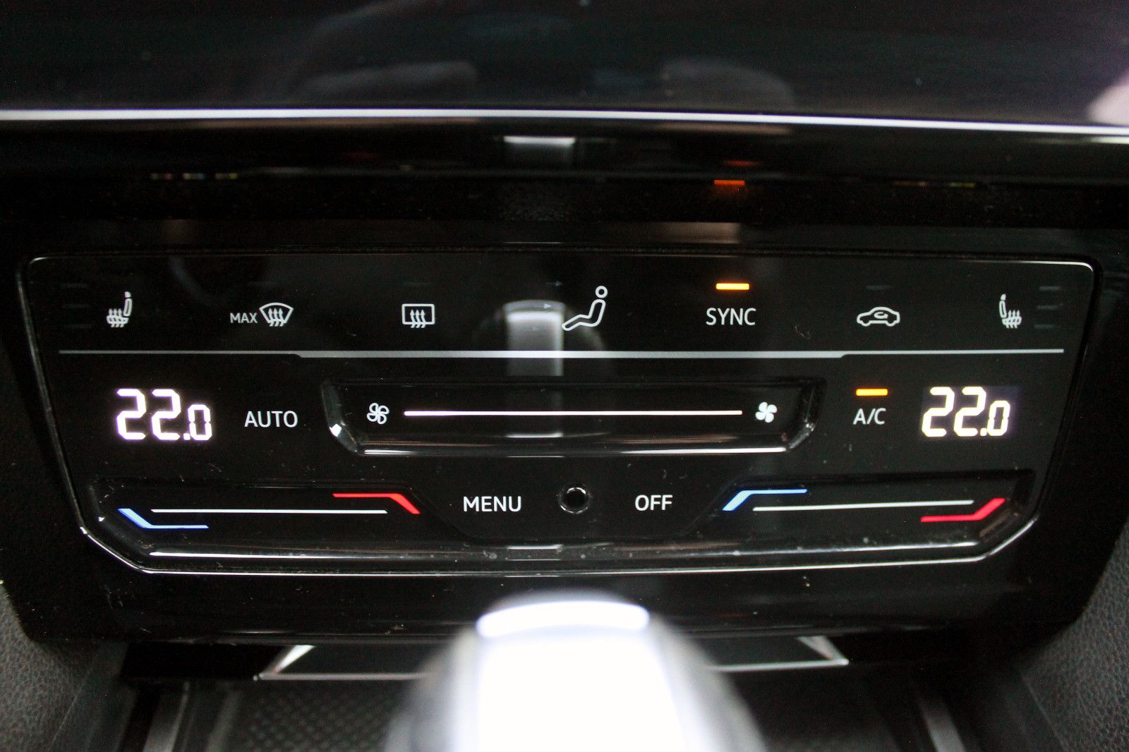 Fahrzeugabbildung Volkswagen Arteon SB 2.0TDI DSG R-Line 4M ACC KAM H&K AHK