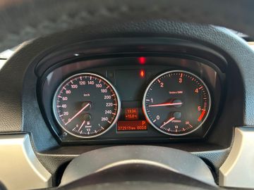 MYAUTOCENTER – Gebraucht- und Jahreswagen mit Werkstattservice in Pfaffenhofen BMW 320d Touring *Xenon*Leder*Automatik*AHK*