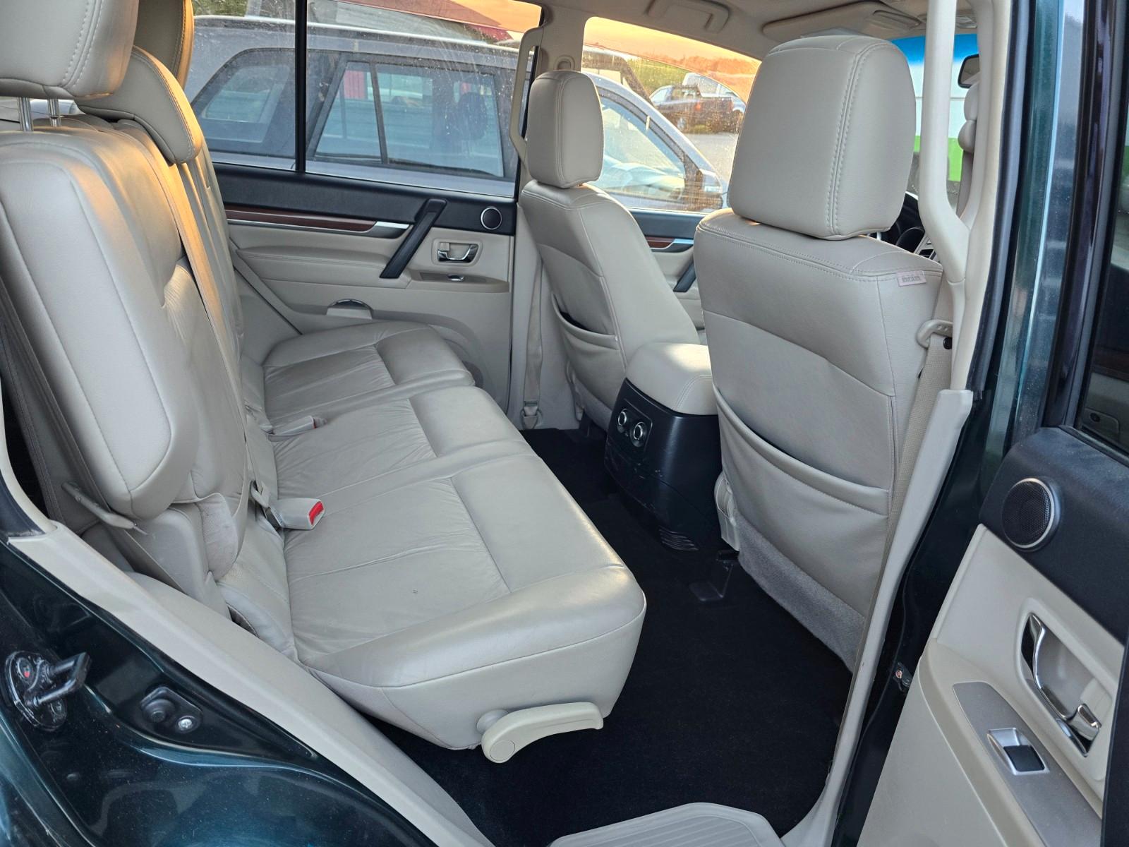 MITSUBISHI PAJERO 3.2 DI-D 170CH INSTYLE 7 PLACES