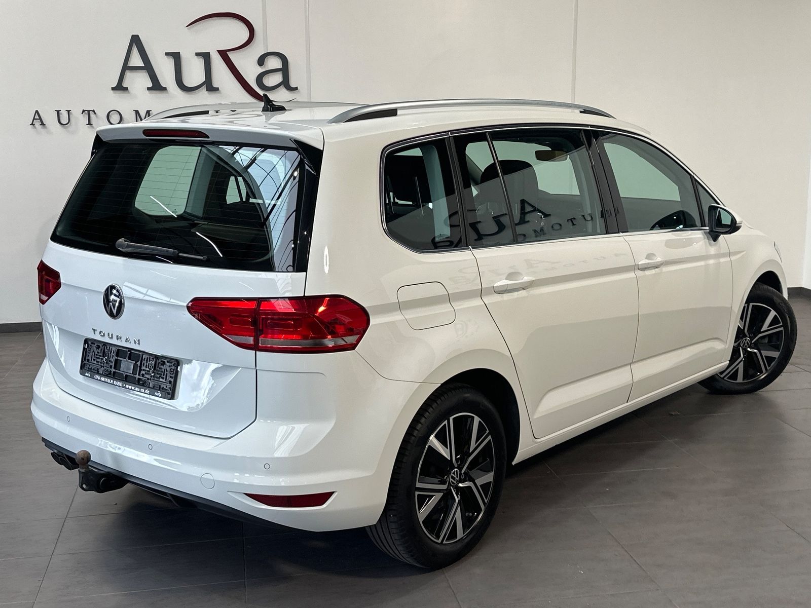 Fahrzeugabbildung Volkswagen Touran 2.0 TDI DSG Highline NAV+LED+ACC+AHK+SHZ