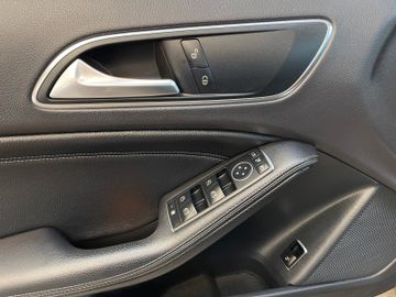 Mercedes-Benz GLA 180 *Kamera*PDC*Navi*Klima*Tempomat*
