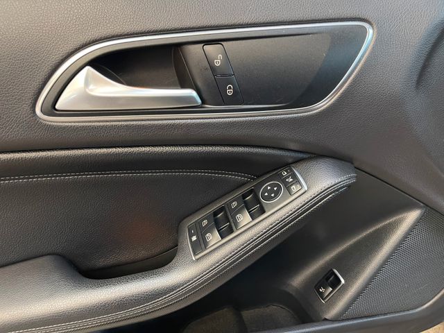 Mercedes-Benz GLA 180 *Kamera*PDC*Navi*Klima*Tempomat*