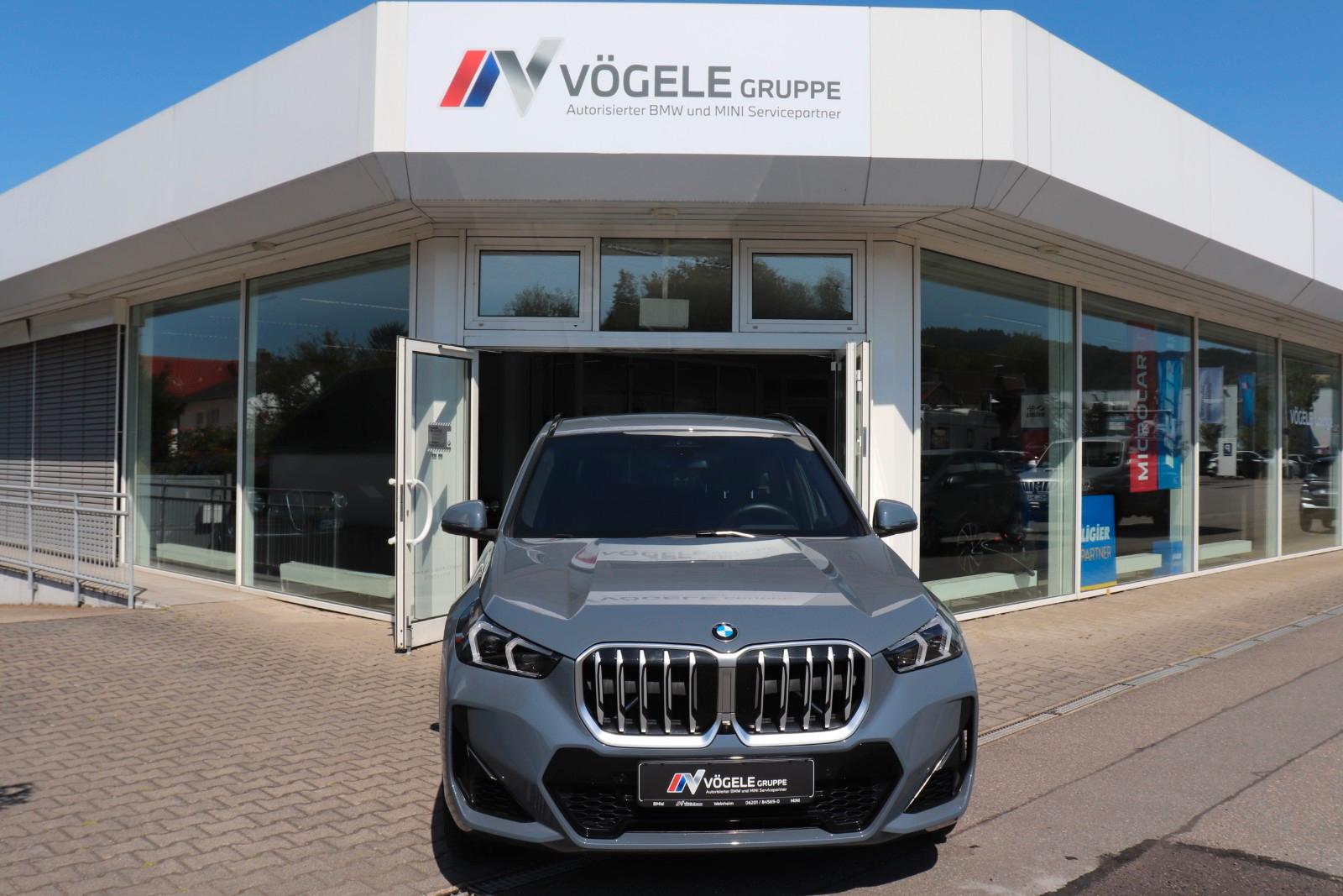 BMW X1 xDrive23i Autom. AHK HEAD-UP 20"LMR M Sportp.
