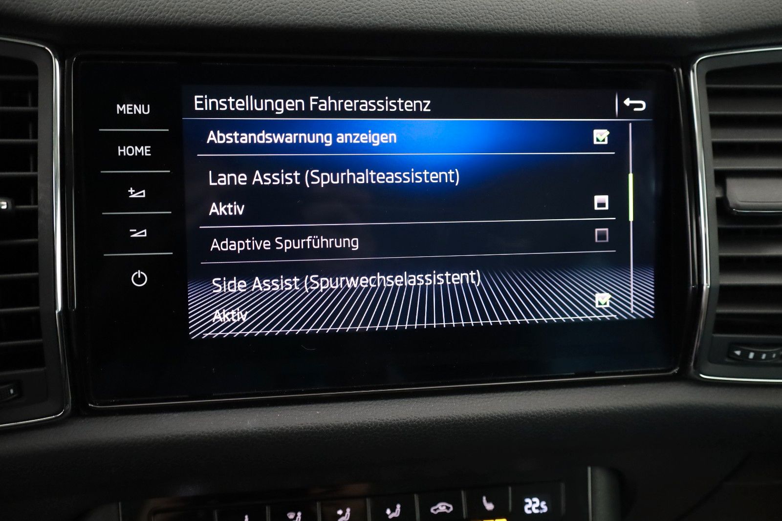 Fahrzeugabbildung SKODA Kodiaq Drive 125 4x4,Navi,4xSH,Kamera,ACC,AHK+WR