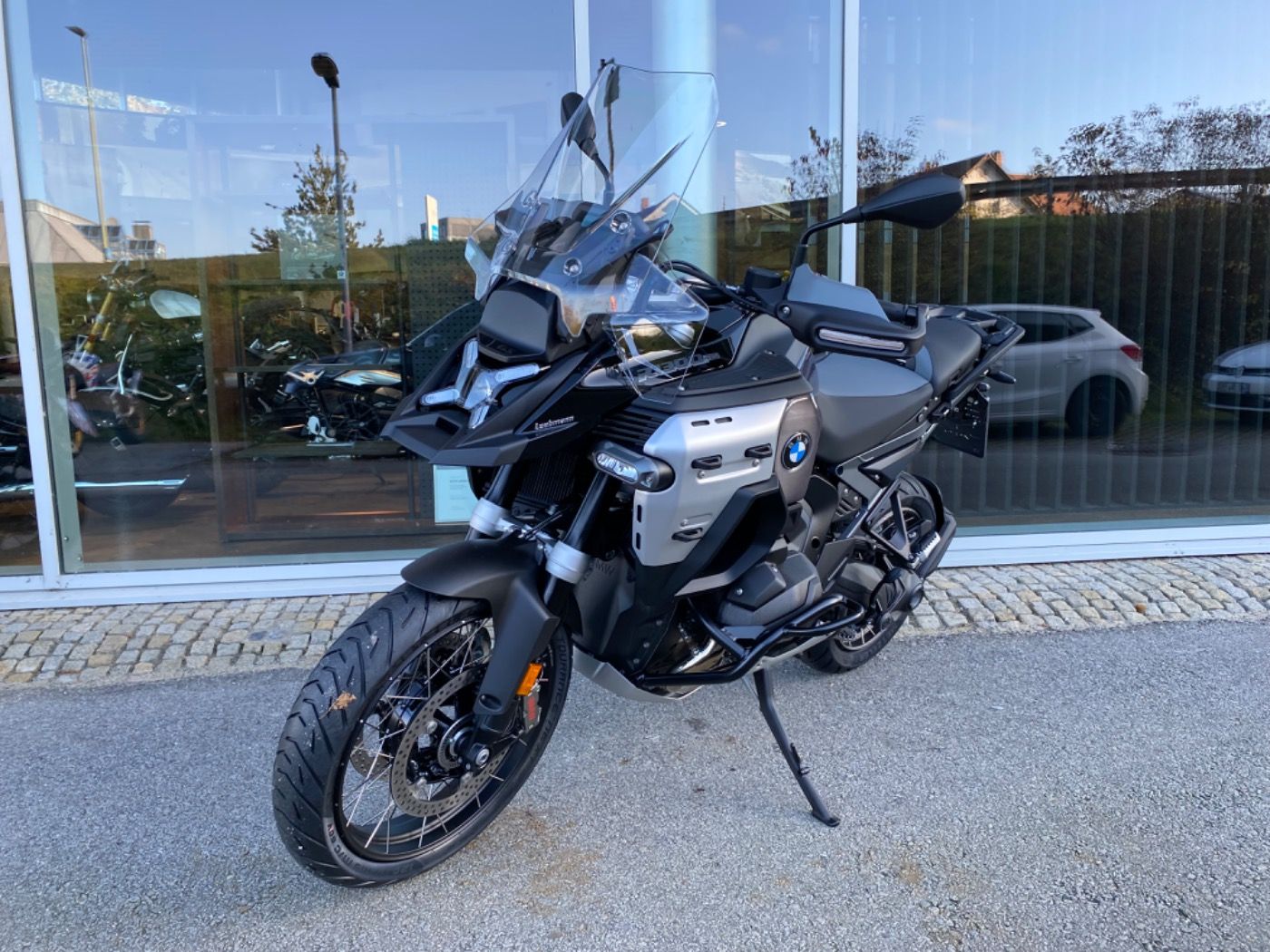 Fahrzeugabbildung BMW R 1300 GS Adventure Triple Black