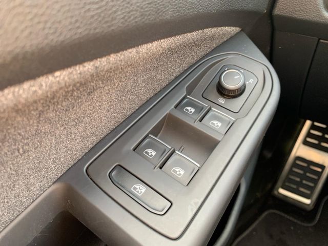 Golf 8 VIII Move 2.0 TDI Panodach Navi