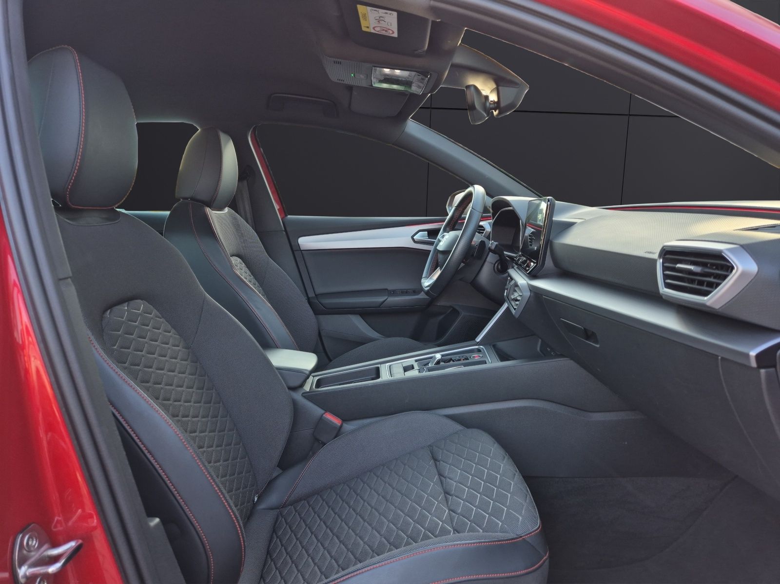 Fahrzeugabbildung SEAT Leon eTSI FR-Line DSG LED Navi ACC RFK SH 18"