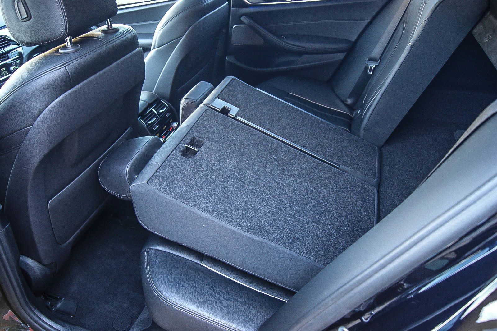 Fahrzeugabbildung BMW M550 xDrive V8 340kW/462PS HEADUP HARMAN&KARDON