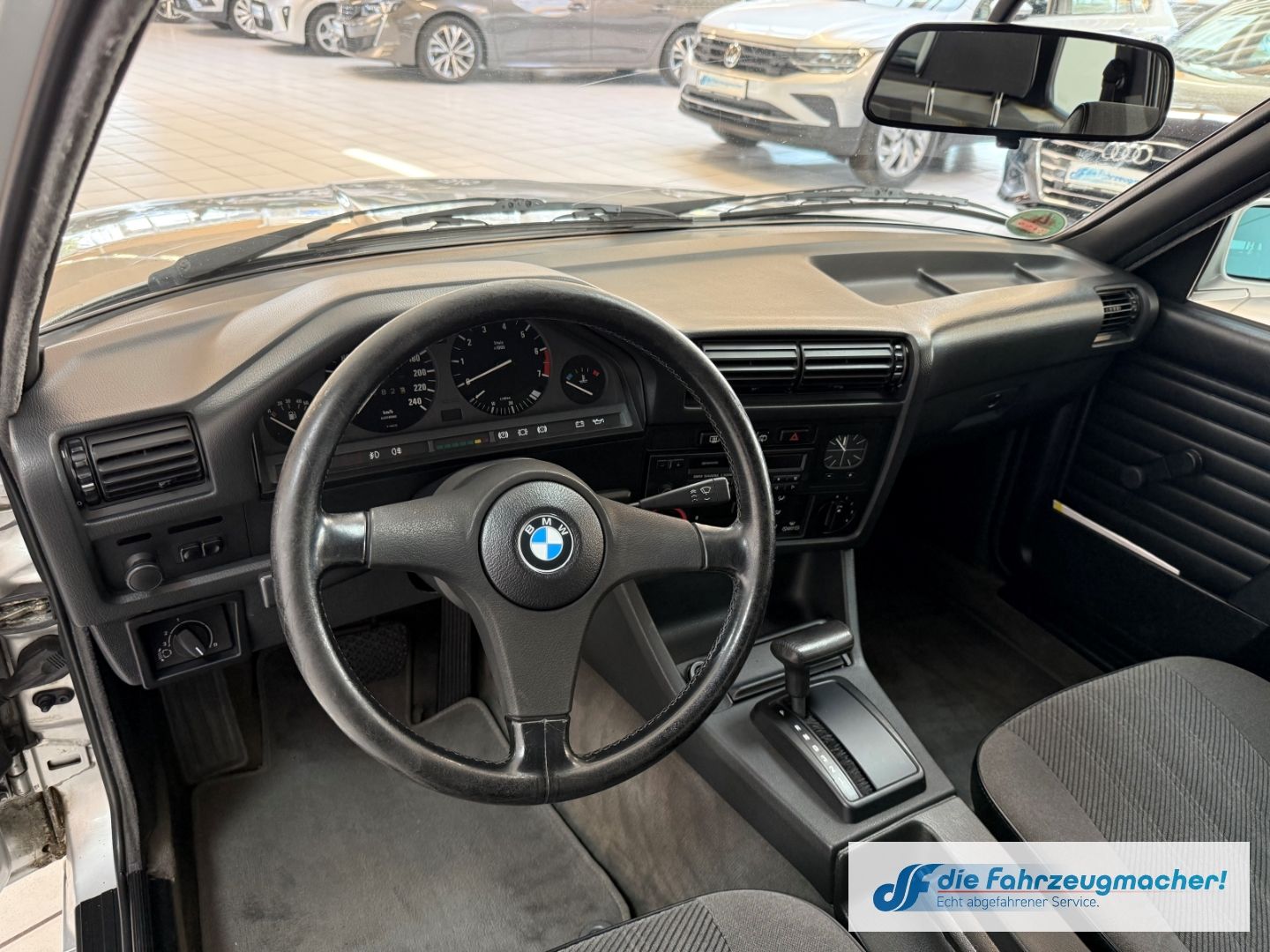 Fahrzeugabbildung BMW 318 i Touring SD NSW ABS Servo IM KUNDENAUFTRAG