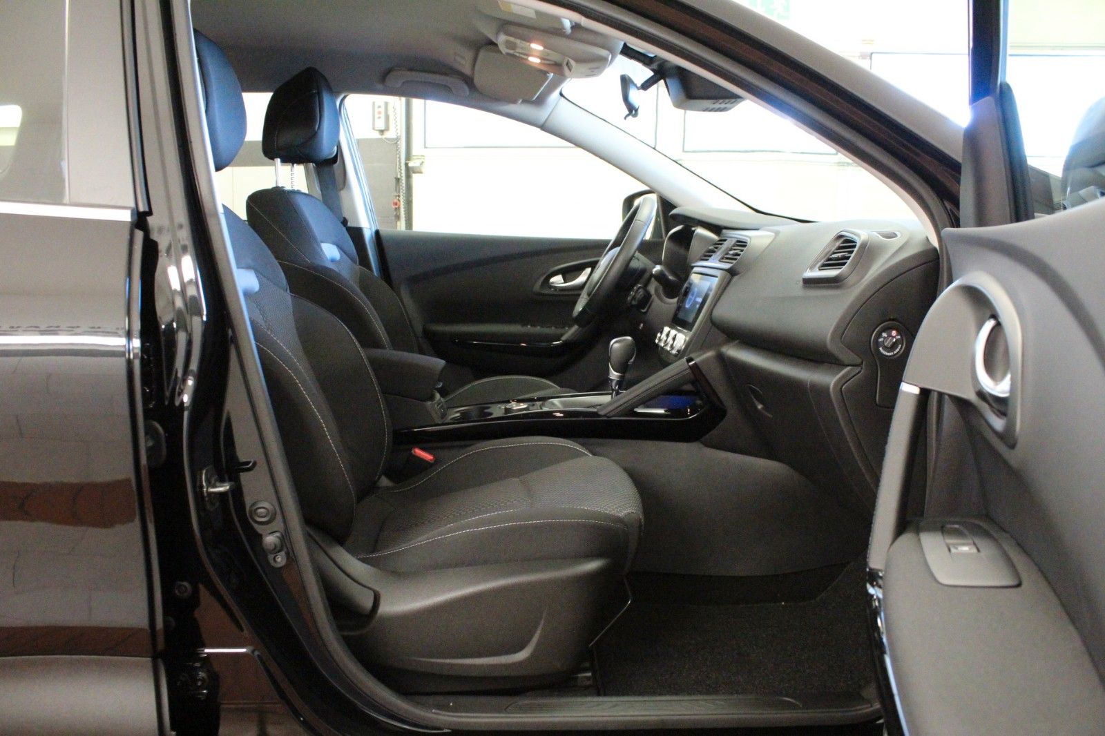Fahrzeugabbildung Renault Kadjar TCe 140 EDC R-Link*Sitzhzg*AHK