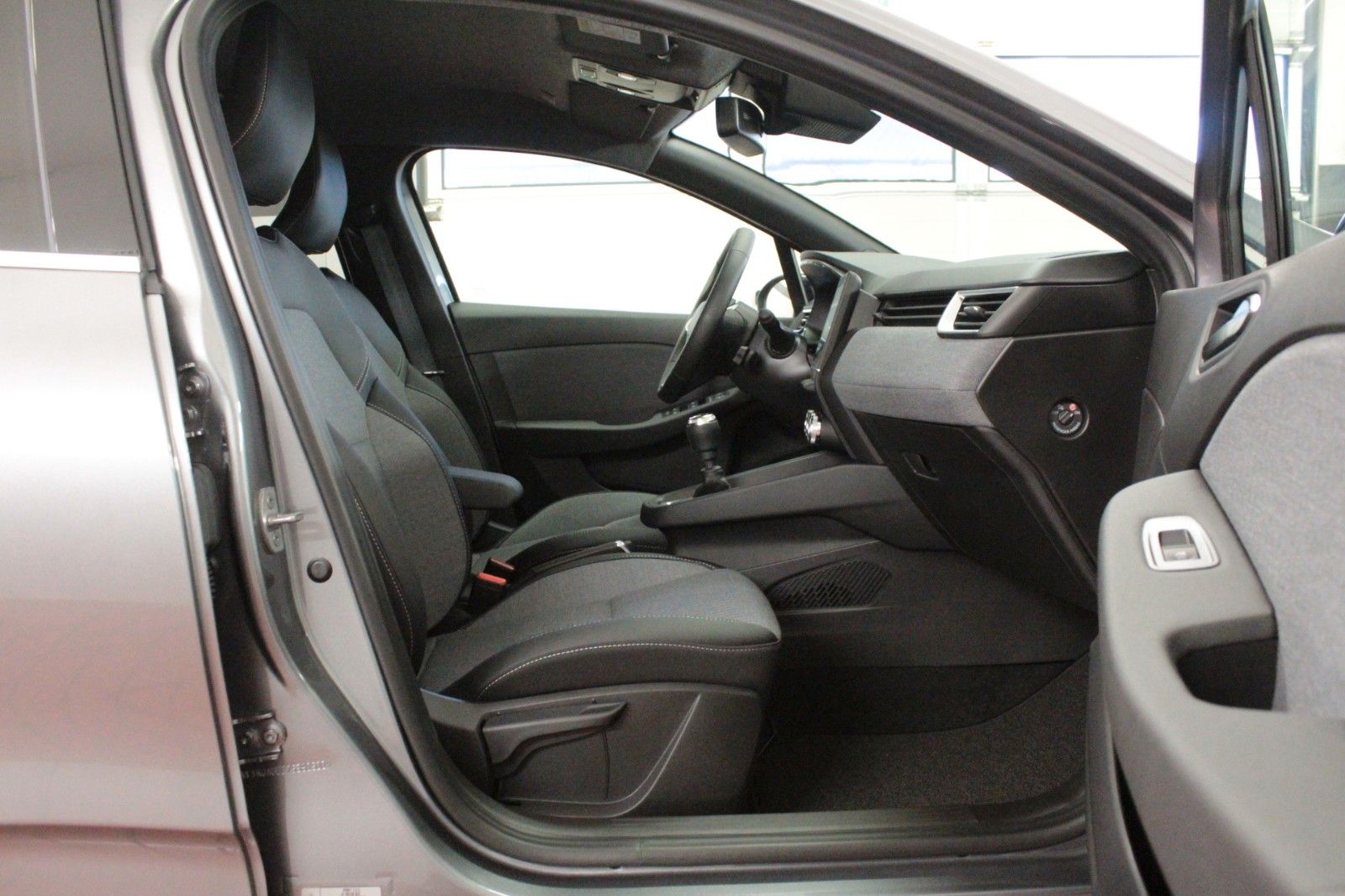 Fahrzeugabbildung Renault Clio TCe 90 Techno *Look-Paket*Winter-Paket*