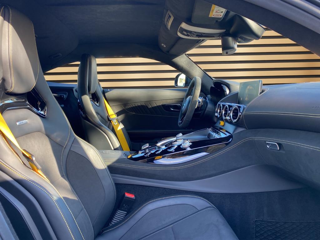 Mercedes-Benz AMG GT R