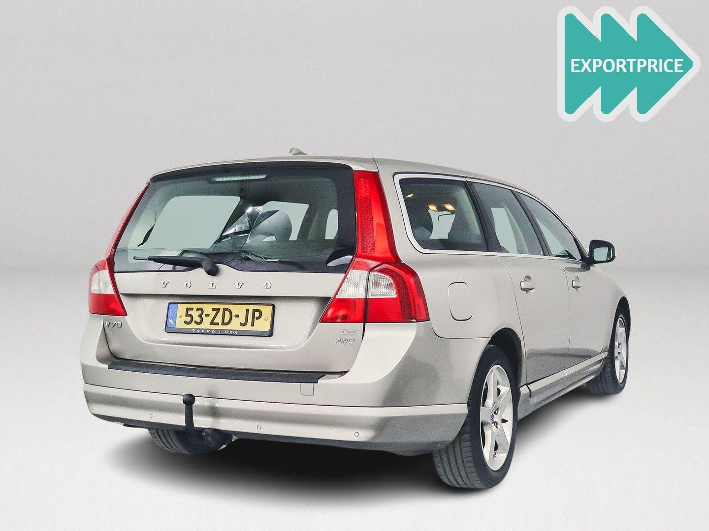 Volvo V70 2008 — rear view