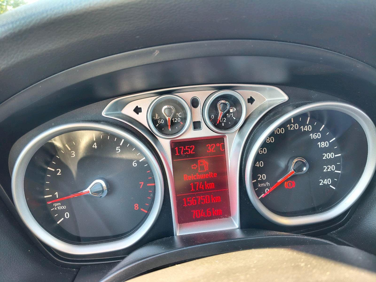 Ford Focus 2008 — photo 10