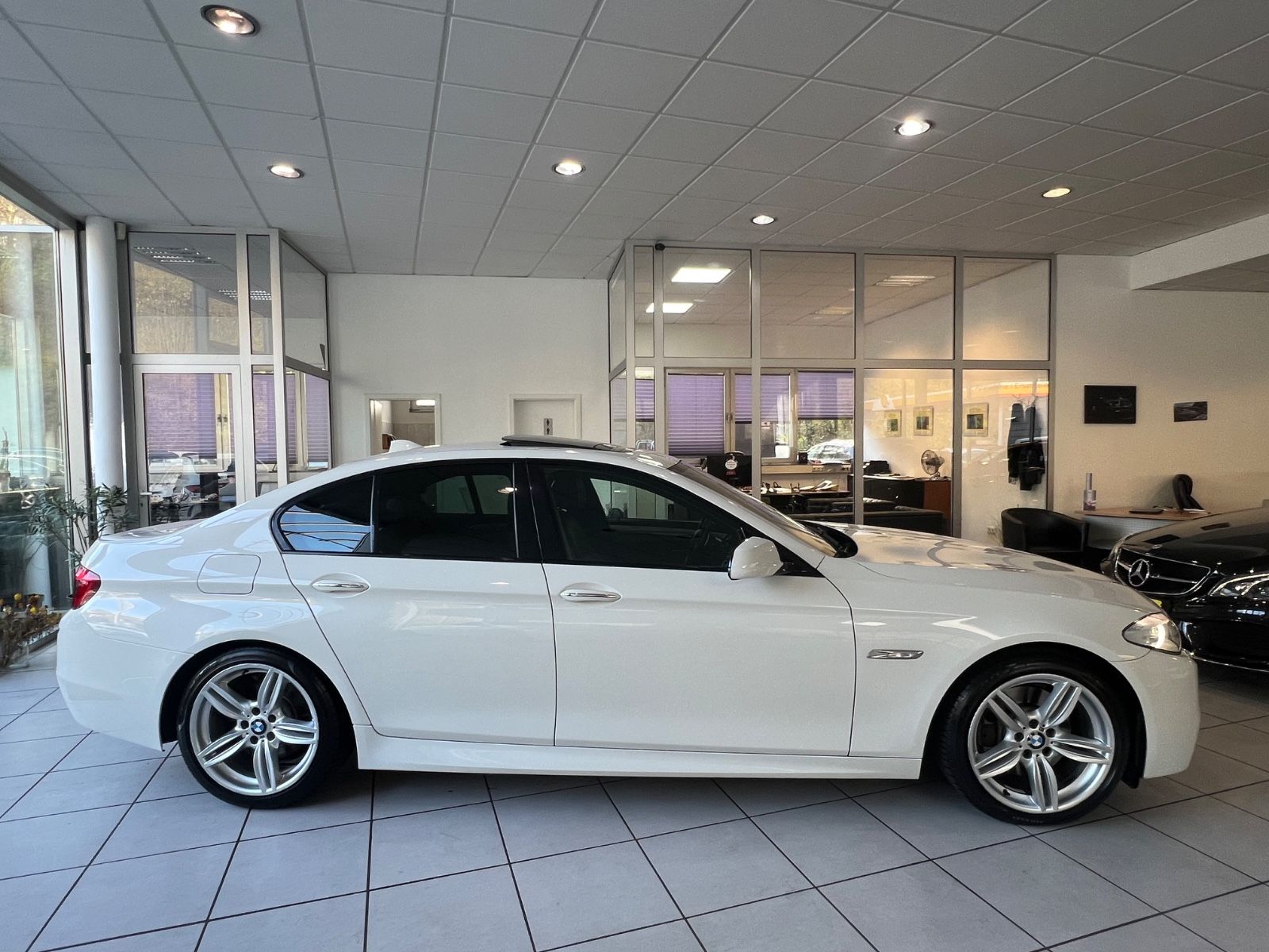 Fahrzeugabbildung BMW 525 d Lim. M Sport Paket *Digitaltacho*Softc*