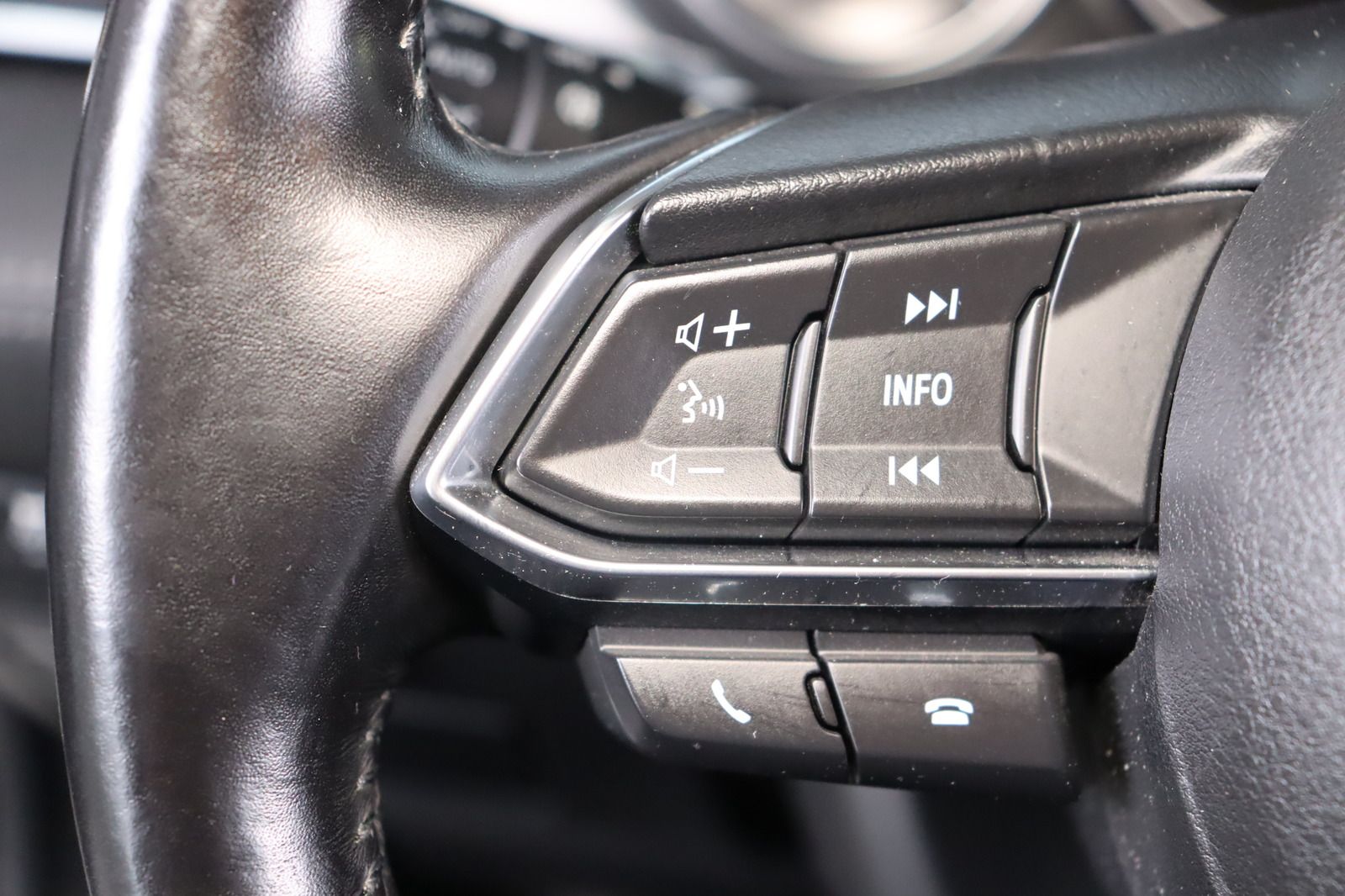 Fahrzeugabbildung Mazda 6 Kombi 1. Hand * Mwst. ausw. * HUD * Sitzhzg.
