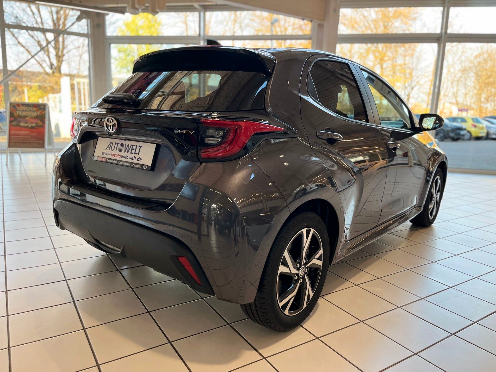 Fahrzeugabbildung Toyota Yaris Hybrid Teamplayer - Comfortpaket