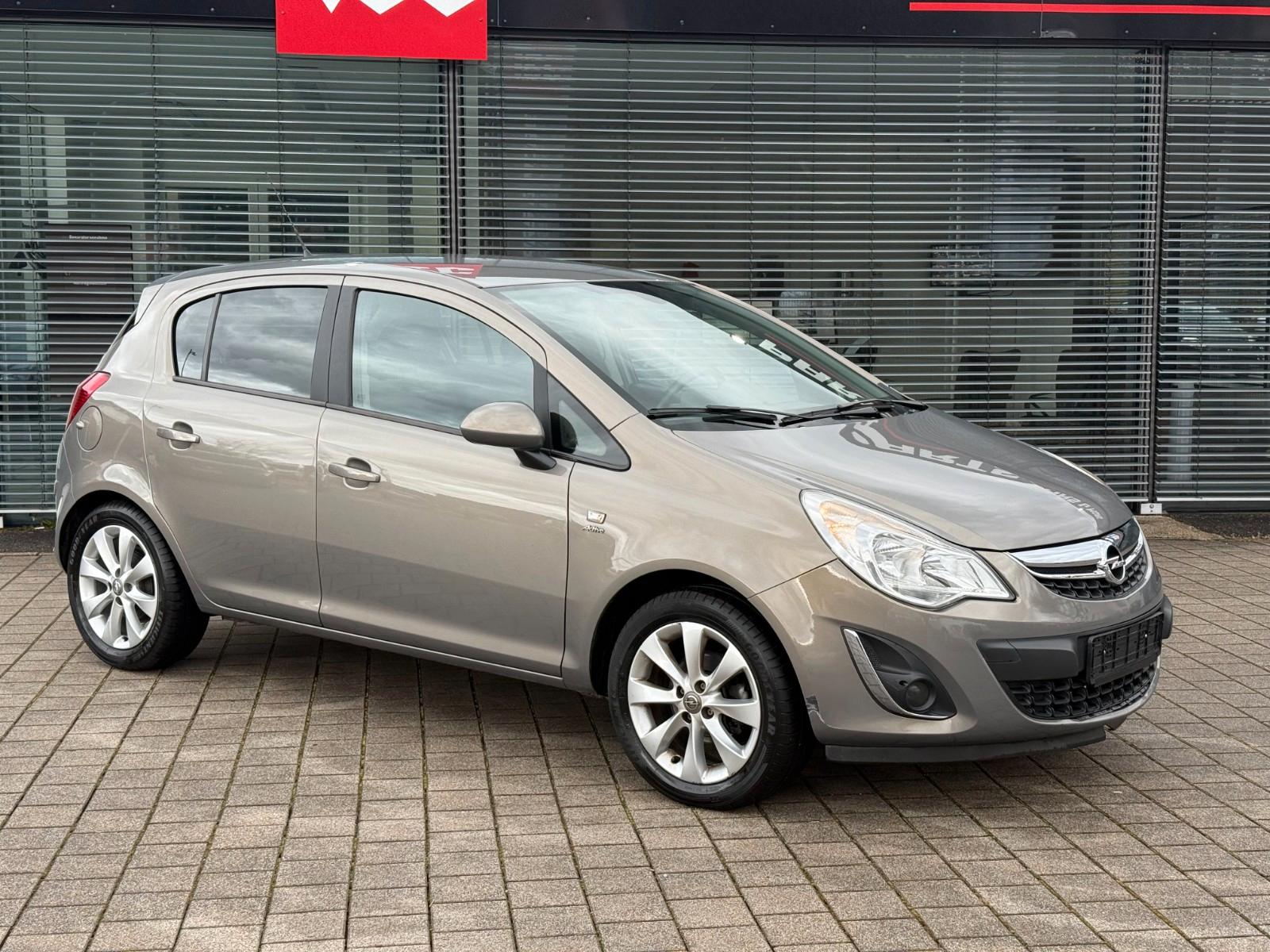 Opel Corsa D Active SHZ/LHZ/PDC/GRA 1.HAND