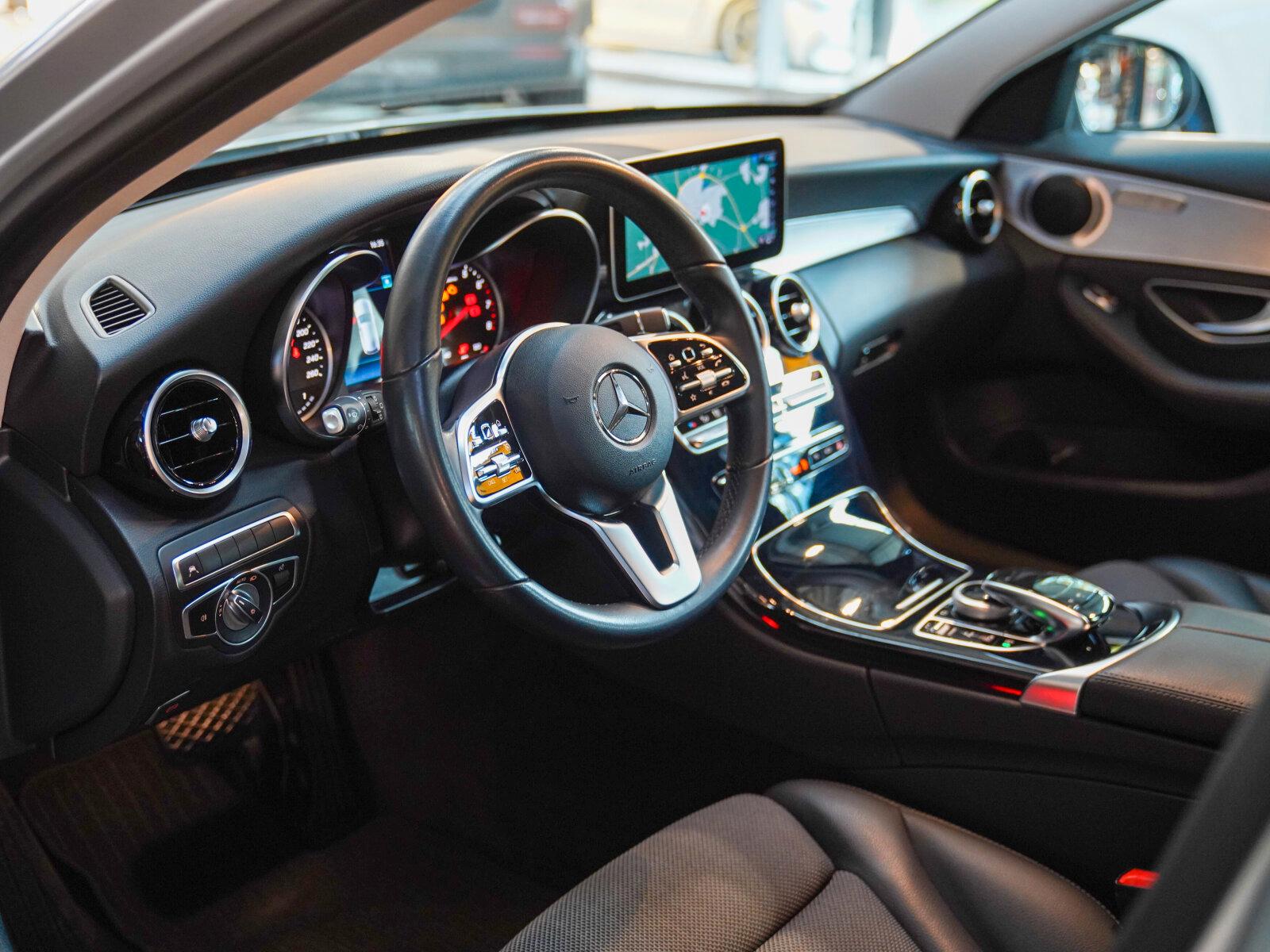 Mercedes-Benz C 180 T AVANTGARDE CarPlay Ambientebeleuchtung