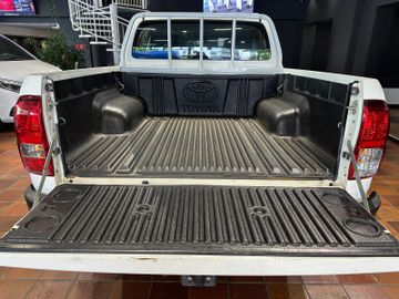 Toyota Hilux - 8
