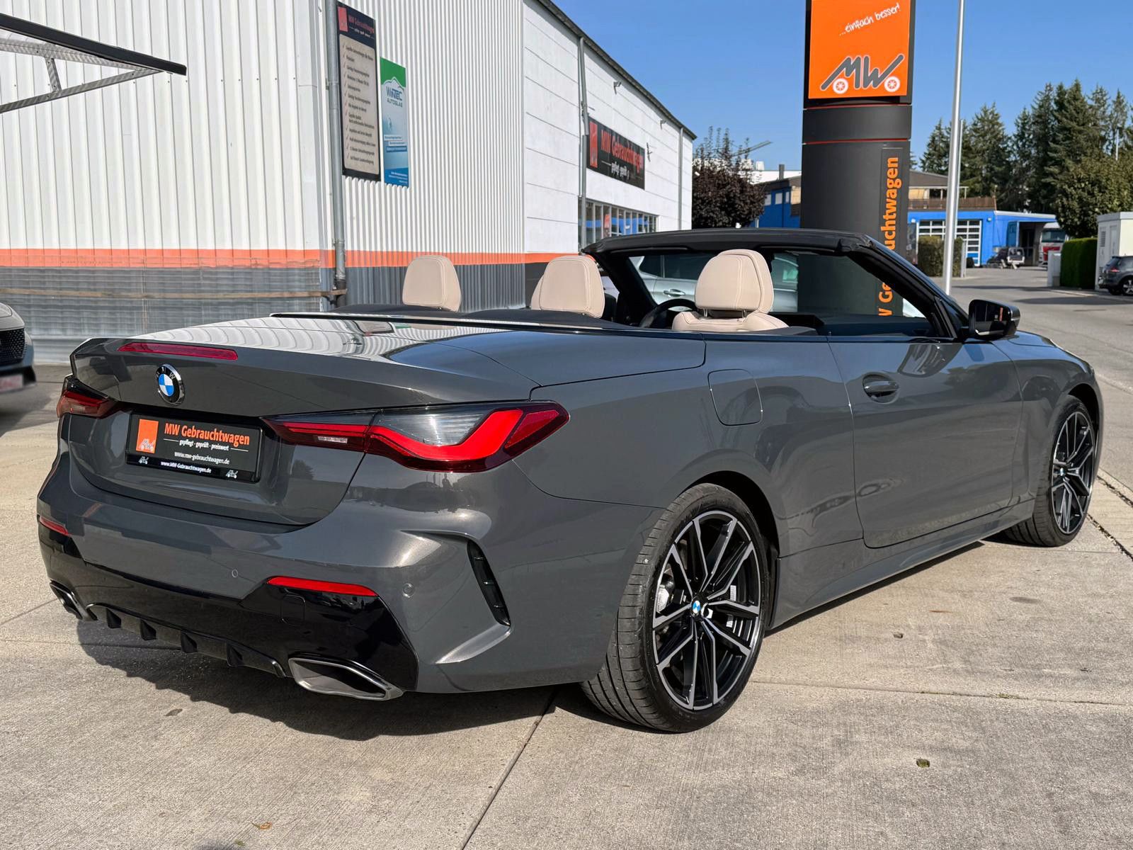 Fahrzeugabbildung BMW M440i xDrive Cabrio ACC AHK LED CarPlay KAM H&K