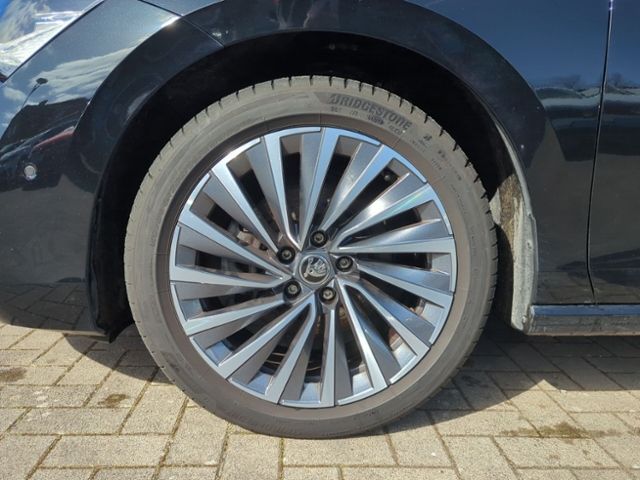 Fahrzeugabbildung SKODA Superb Combi 2.0 TDI DSG Laurin & Klement AHK ST