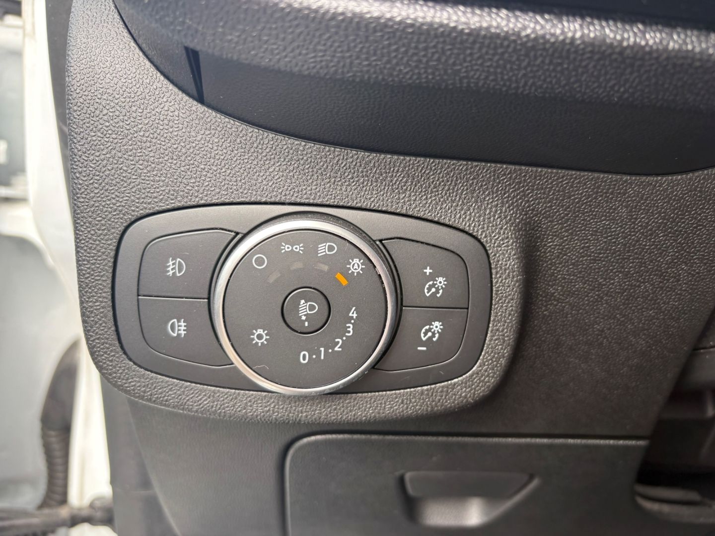 Fahrzeugabbildung Ford Fiesta ST-Line Sitzheizung Lenkradheizung DAB