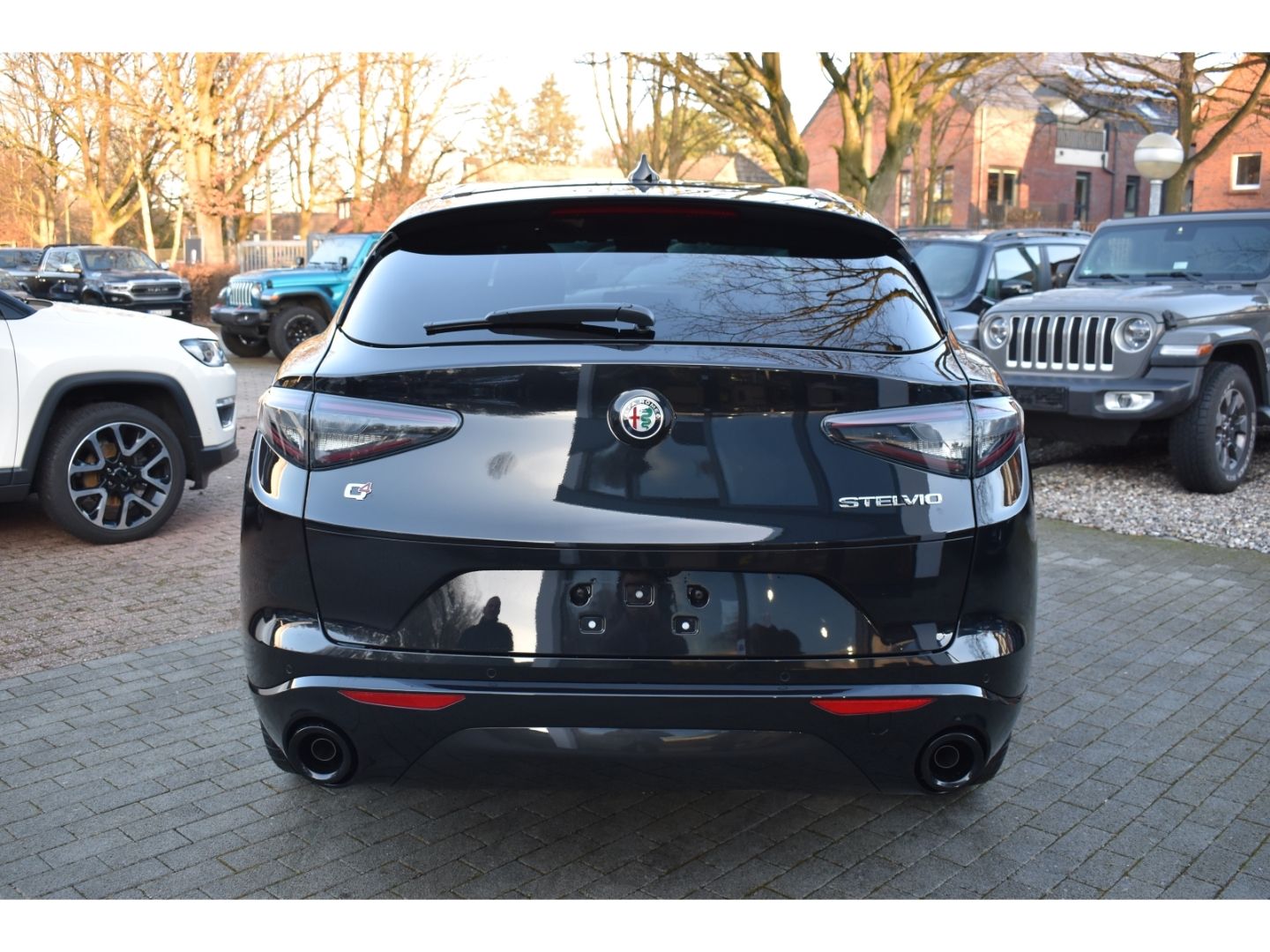 Fahrzeugabbildung Alfa Romeo Stelvio Veloce Q4 2.2 JTD - AHK - Panoaramadach