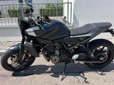 Husqvarna Svartpilen 801