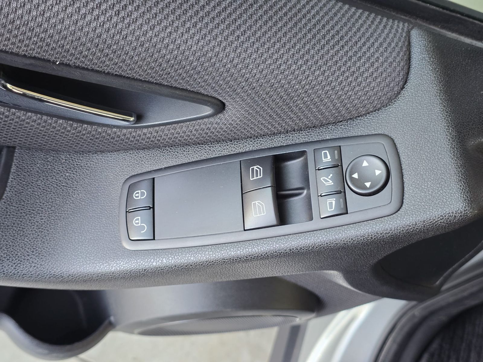 Fahrzeugabbildung Mercedes-Benz A 150 BlueEfficiency SHZ*BLUETOOTH*TÜV09-25