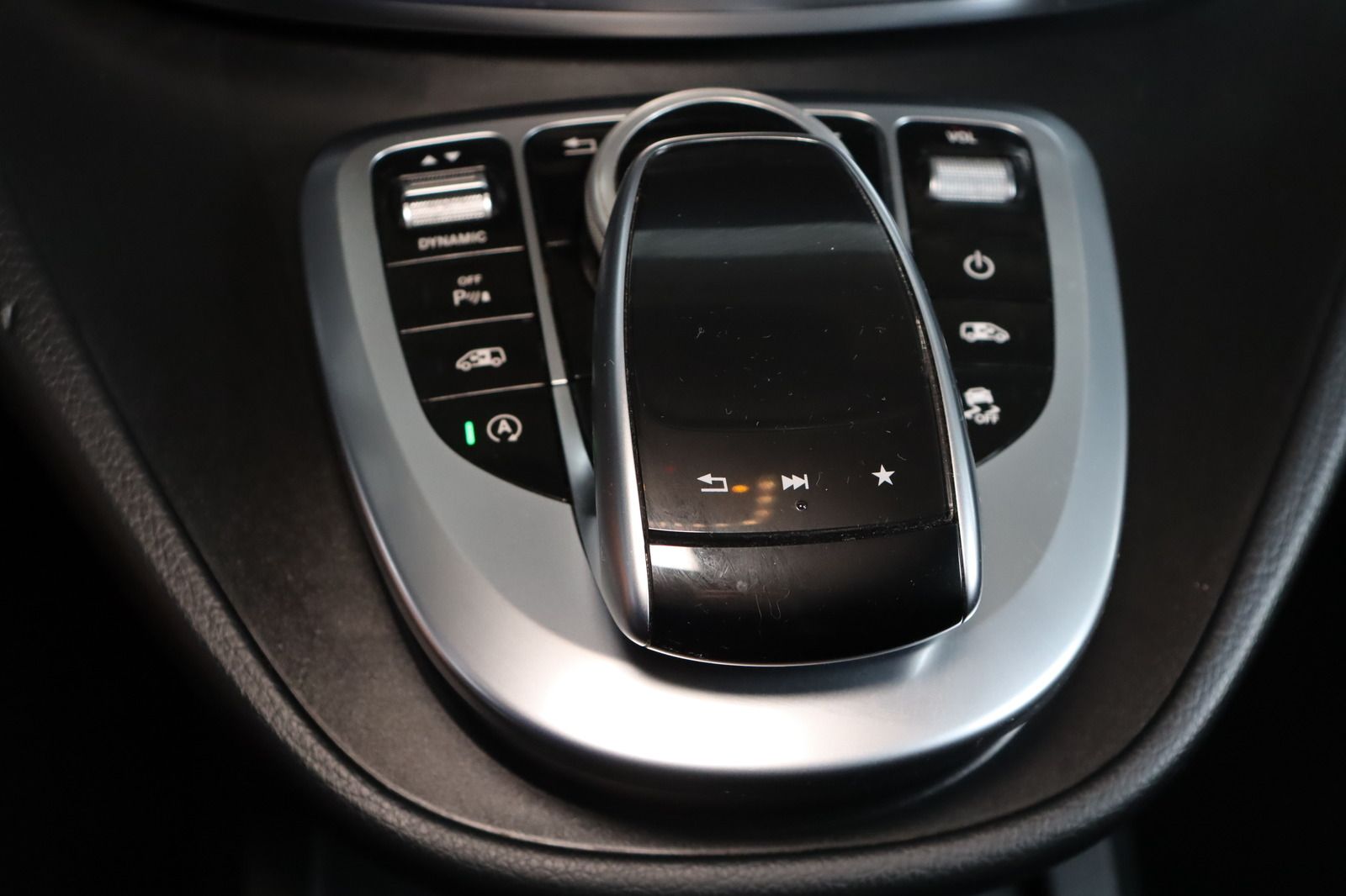 Fahrzeugabbildung Mercedes-Benz V 250 d lang 4-Matic * PDC * Navi * SHZ