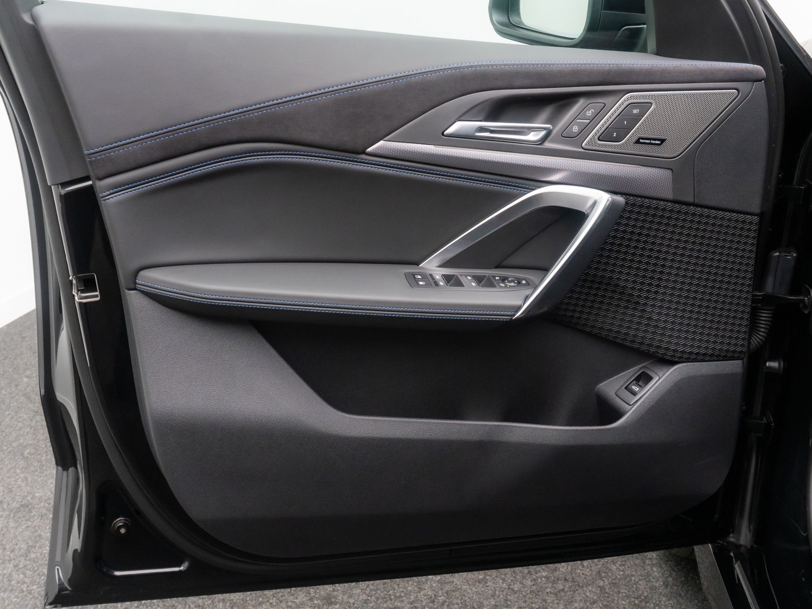 Fahrzeugabbildung BMW X1 xD25e M Sport H/K Kamera Panorama DAB Memory