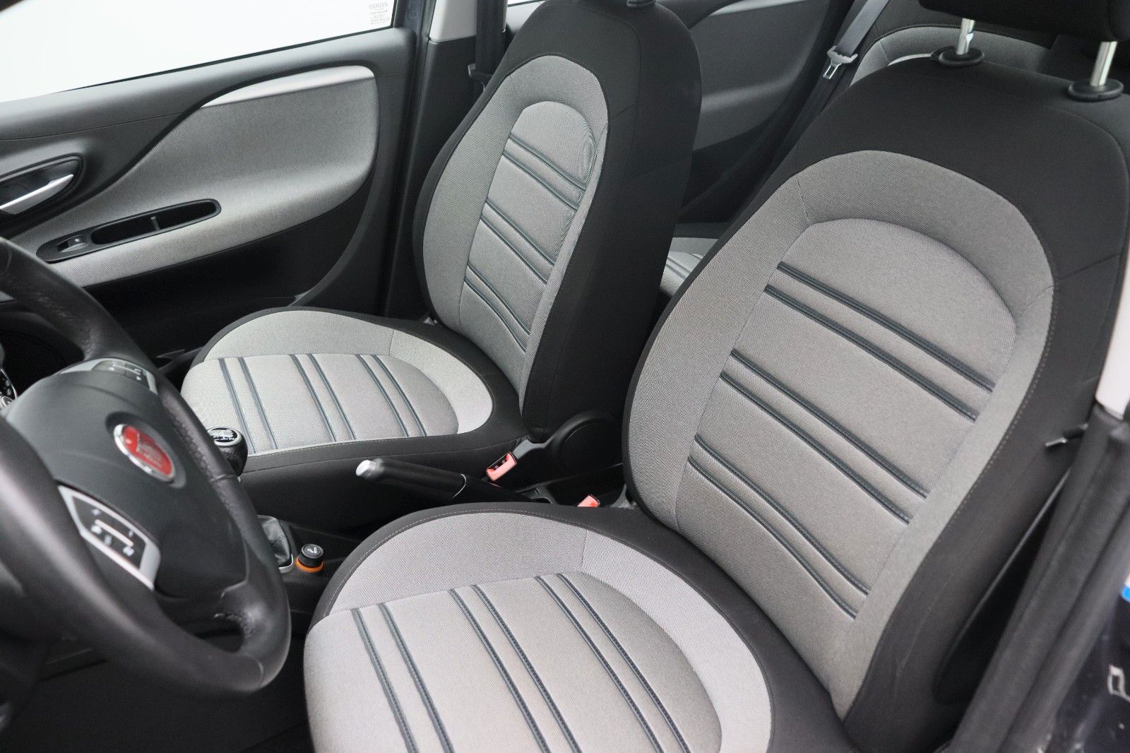 Fahrzeugabbildung Fiat Punto Evo 1.4 Dynamic