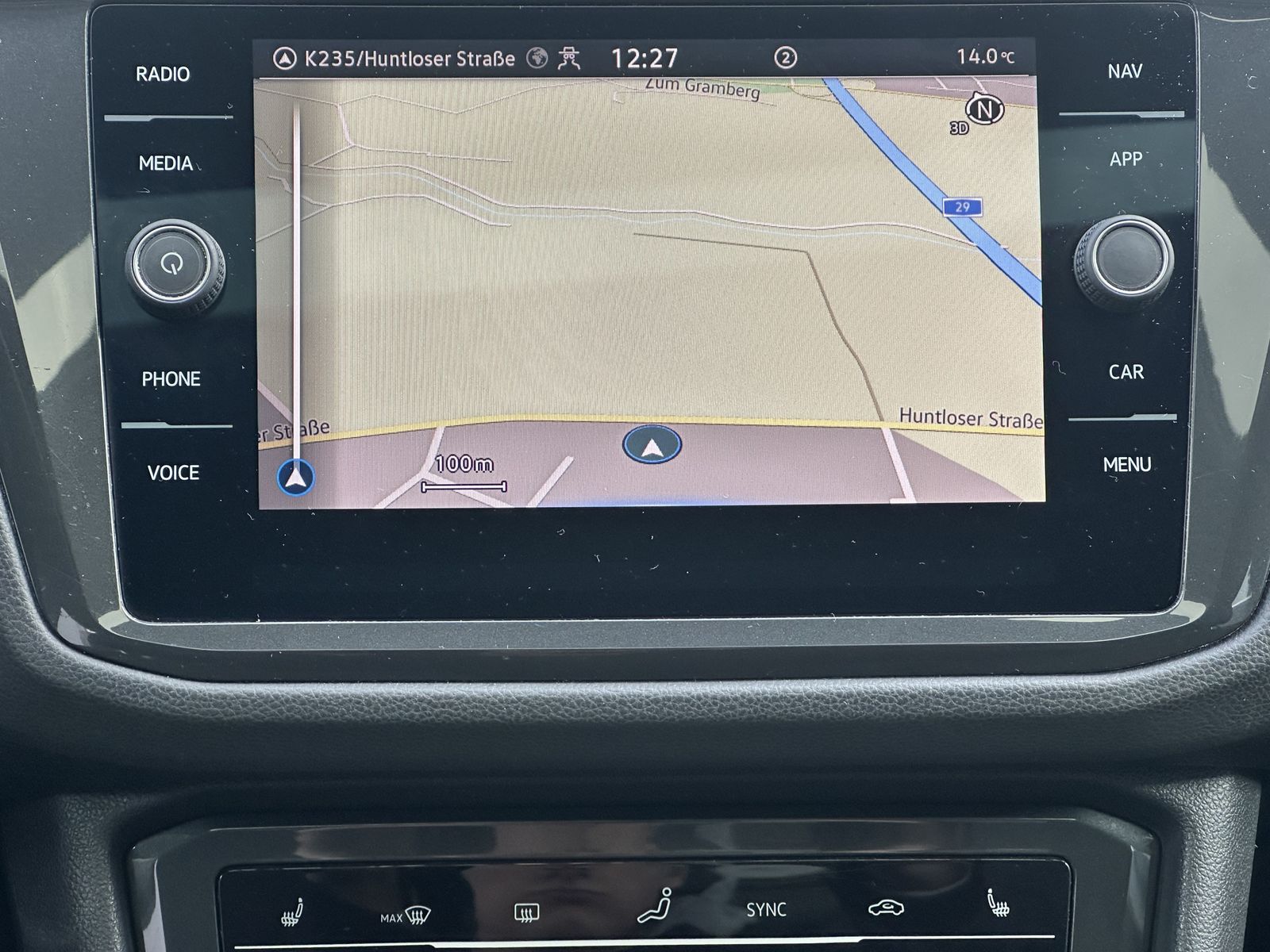 Fahrzeugabbildung Volkswagen Tiguan 2.0 TDI DSG 4M Life NAV+LED+KAM+PANO+AHK