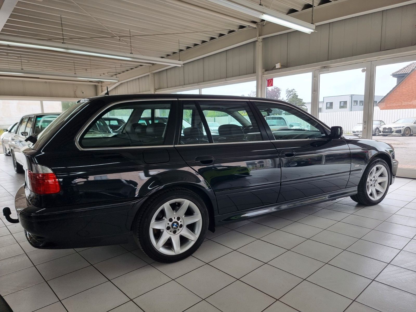 Fahrzeugabbildung BMW 530i Exclusive touring/2. Hand/1A Zust.+Historie