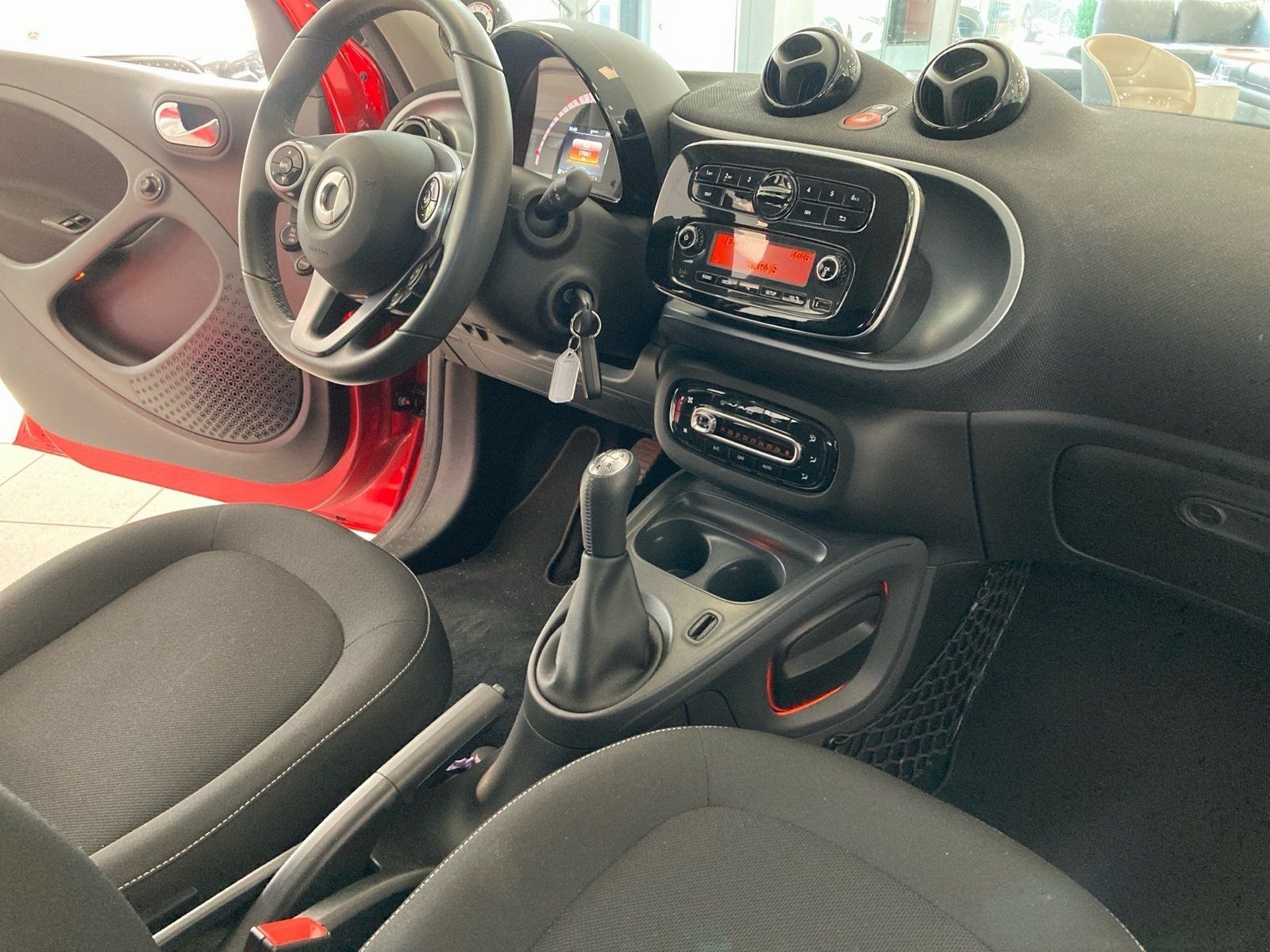 Fahrzeugabbildung Smart forfour 52 kW passion*PDC*Klima*Sitzheiz*LED&Sen