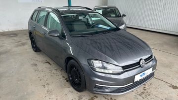 Volkswagen Golf - 1